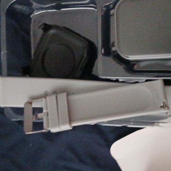 Smartwatch with Silver Frame and Gray Band - Picture 4 of 4